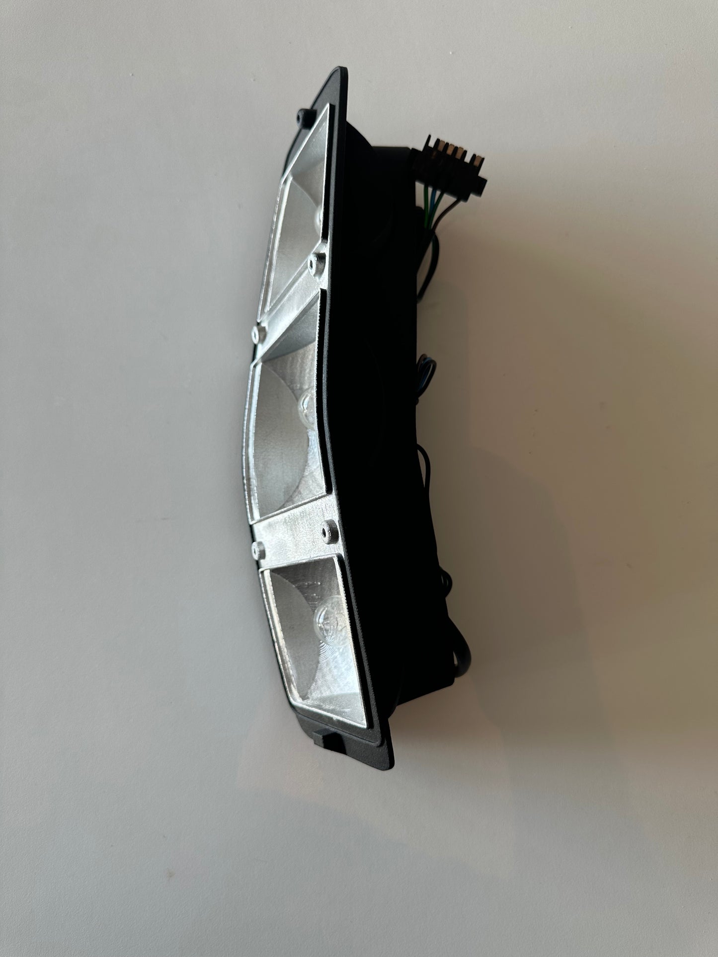 HOLDEN WB UTE TAIL LIGHT - CLICK CONNECT FITTING SUIT NARVA