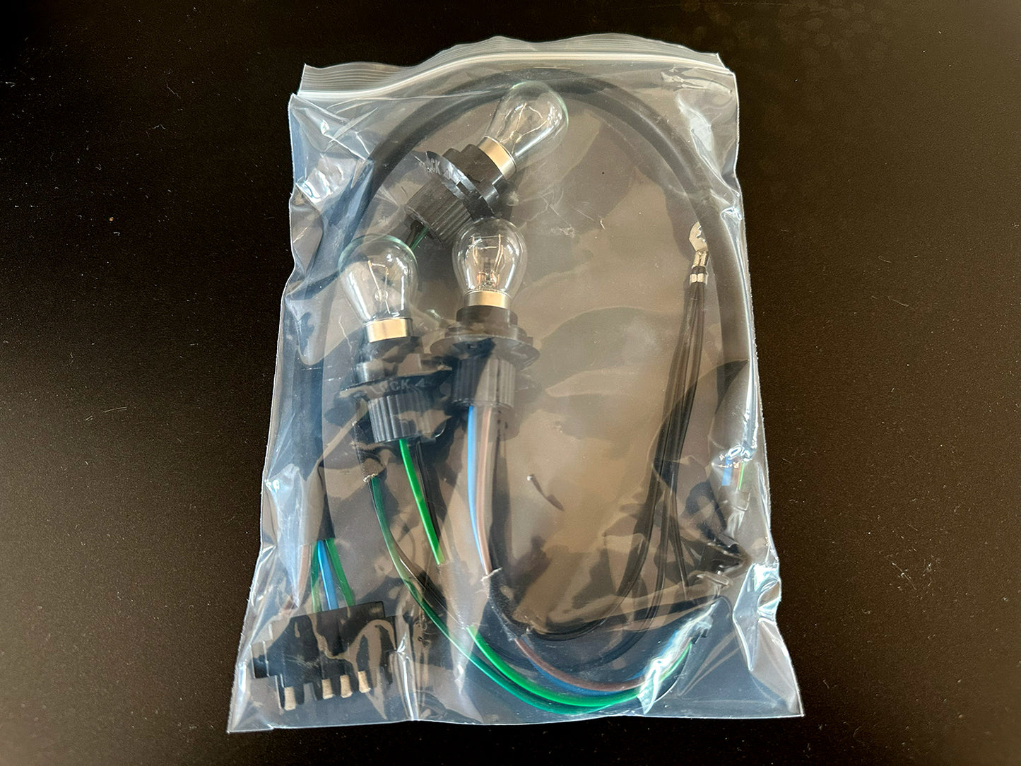 UNICQ WB TAILIGHT LOOM