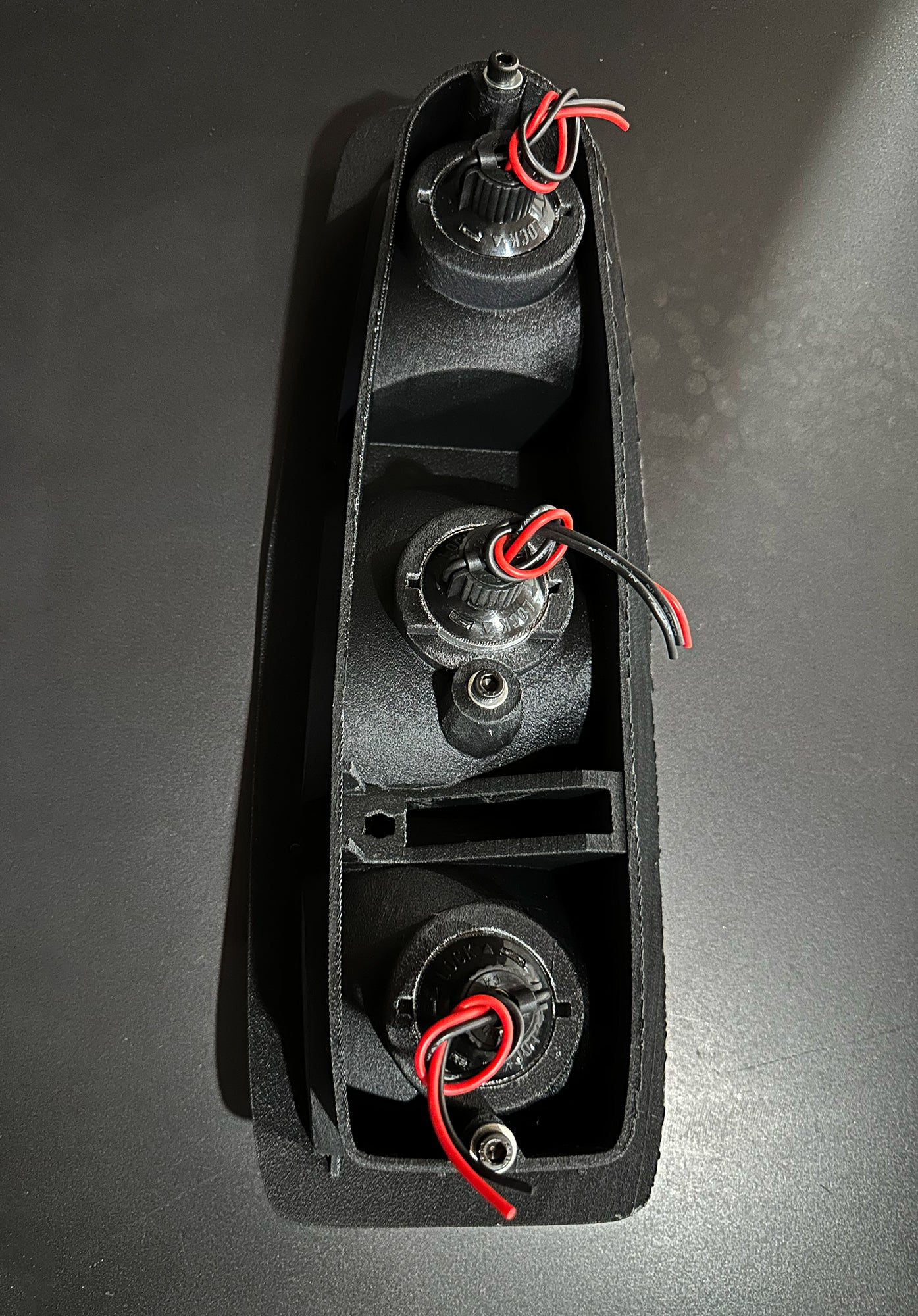 HOLDEN WB UTE TAIL LIGHT - CLICK CONNECT FITTING SUIT NARVA