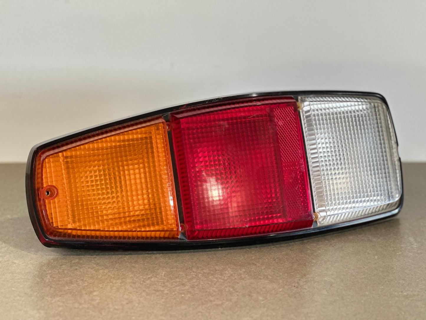 HOLDEN WB UTE TAIL LIGHT - CLICK CONNECT FITTING SUIT NARVA